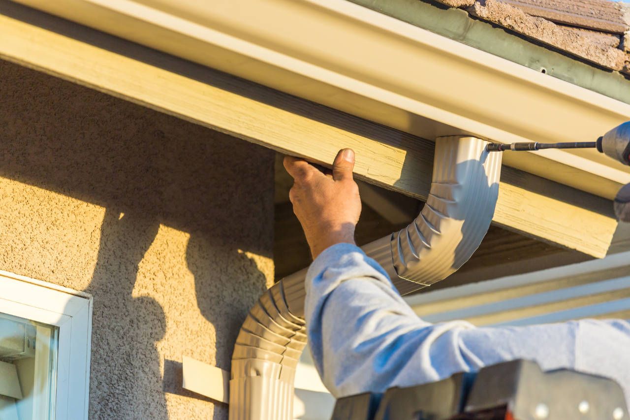 average cost for seamless gutters
