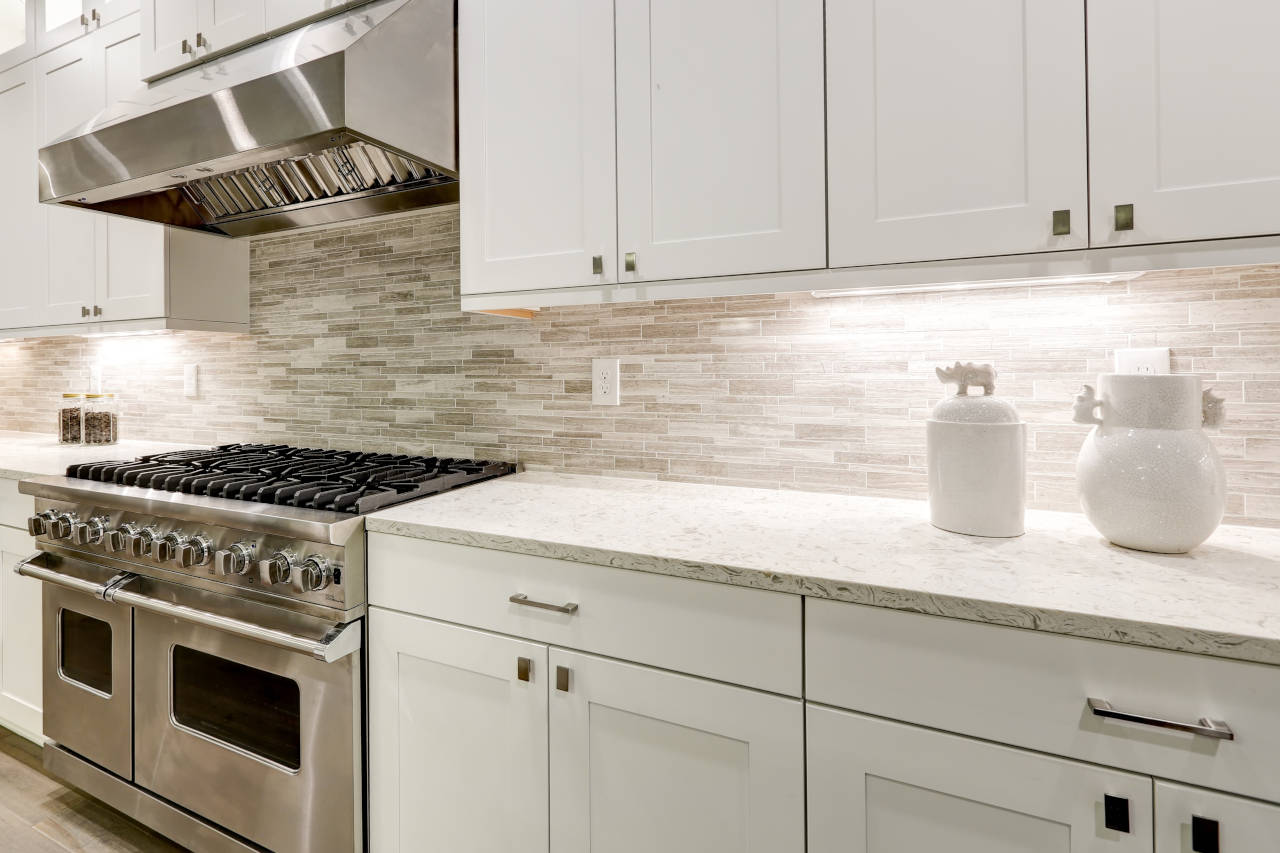 Cost to Install Kitchen Backsplash - 2020 Price Guide ...